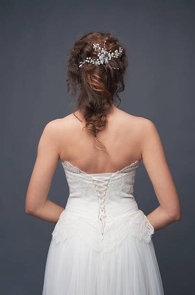 Konstfotografering Bridal fashion. Brunette bride view from the back., different_nata, (26.7 x 40 cm)
