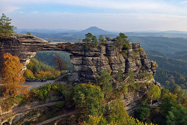 Fotografi Czechia, Bohemian Switzerland, Elbe Sandstone Mountains,, Westend61, (40 x 26.7 cm)