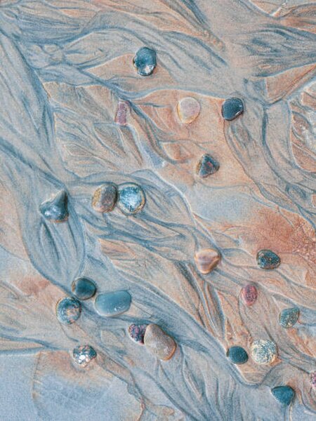 Fotografi Close-up of pebbles and textured sand, Johner Images, (30 x 40 cm)