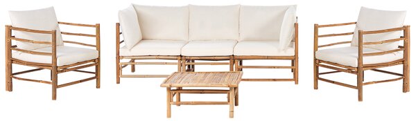 Modulär Trädgårdssoffgrupp Off-White Kuddar Bambu 3-sitssoffa 2 Fåtöljer med Soffbord Boho Design Utomhus Loungegrupp Beliani